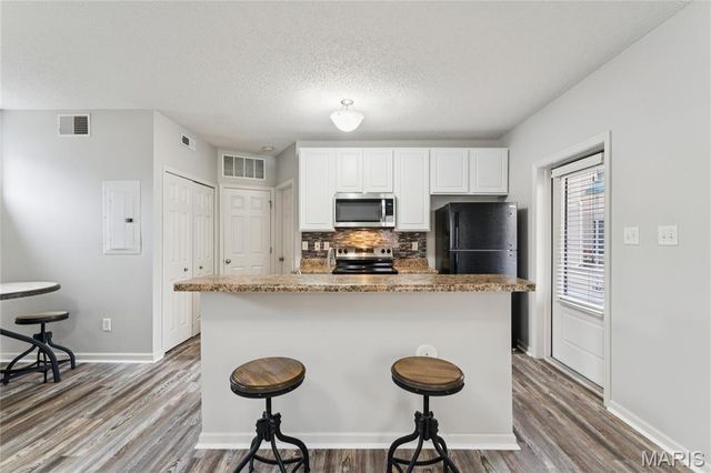 3410 E Lime Kiln A, St Charles, MO 63301