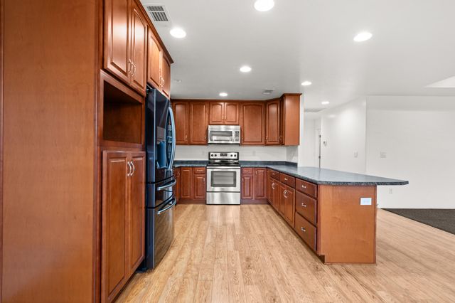 1758 Pearl Eye Lane, Medford, OR 97504