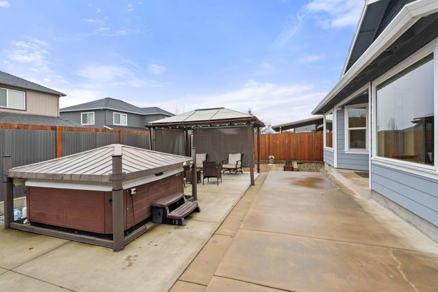 1758 Pearl Eye Lane, Medford, OR 97504