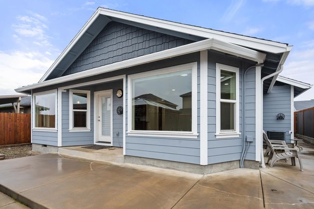 1758 Pearl Eye Lane, Medford, OR 97504