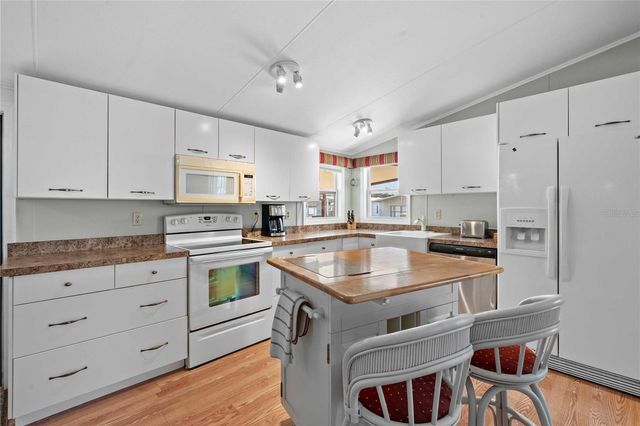 36839 KIMELA AVENUE, Zephyrhills, FL 33542