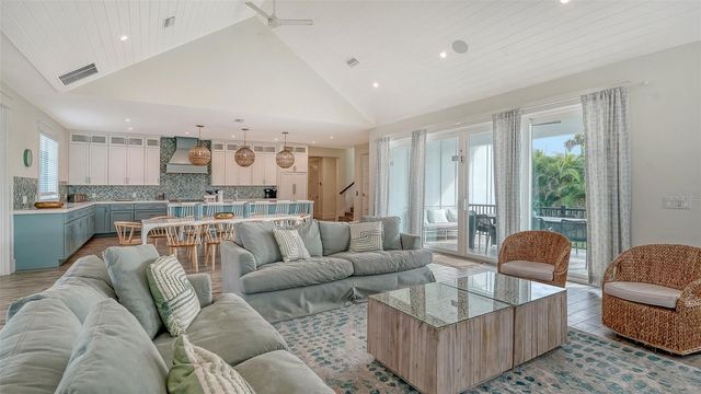 2175 AVENUE A, Bradenton Beach, FL 34217