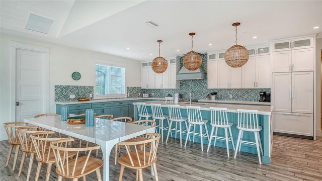 2175 AVENUE A, Bradenton Beach, FL 34217