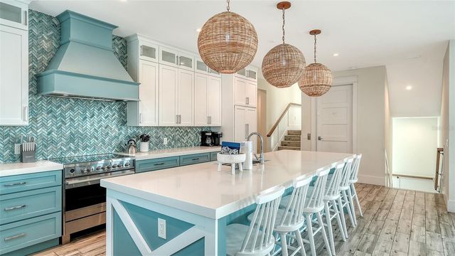 2175 AVENUE A, Bradenton Beach, FL 34217