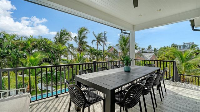 2175 AVENUE A, Bradenton Beach, FL 34217