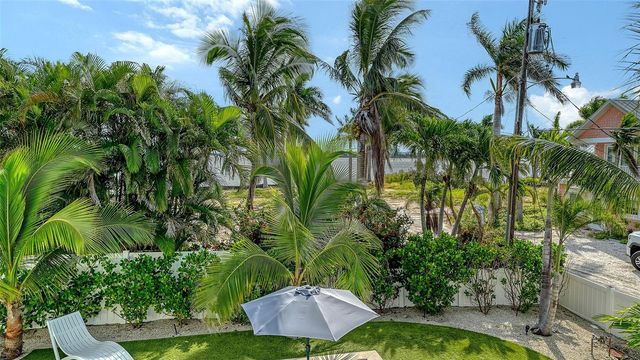 2175 AVENUE A, Bradenton Beach, FL 34217