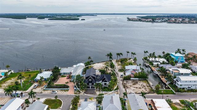 2175 AVENUE A, Bradenton Beach, FL 34217