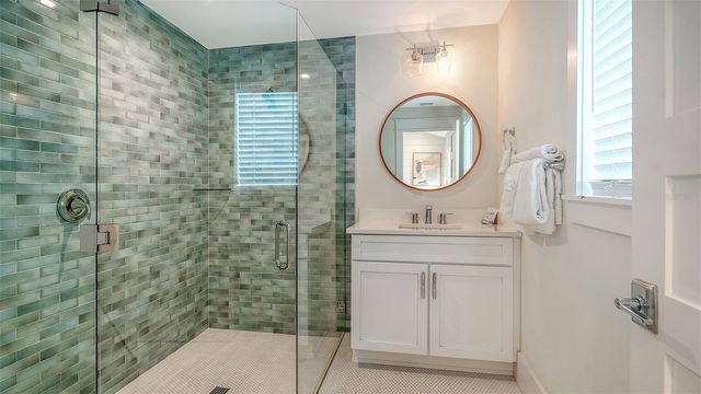 2175 AVENUE A, Bradenton Beach, FL 34217