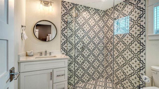 2175 AVENUE A, Bradenton Beach, FL 34217