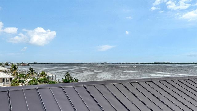 2175 AVENUE A, Bradenton Beach, FL 34217