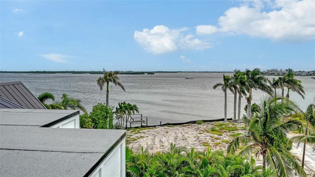 2175 AVENUE A, Bradenton Beach, FL 34217