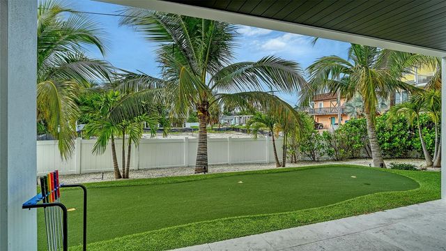 2175 AVENUE A, Bradenton Beach, FL 34217