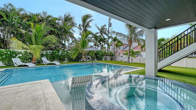 2175 AVENUE A, Bradenton Beach, FL 34217