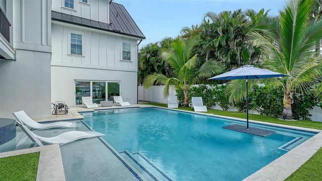 2175 AVENUE A, Bradenton Beach, FL 34217