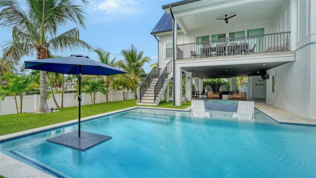 2175 AVENUE A, Bradenton Beach, FL 34217