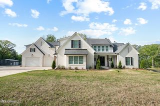 4270 Sunset Road, Nesbit, MS 38651