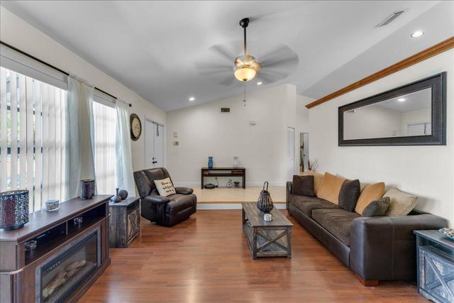 5345 NW 58th Terrace, Coral Springs, FL 33067