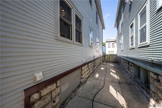 69 College Street, Buffalo, NY 14201