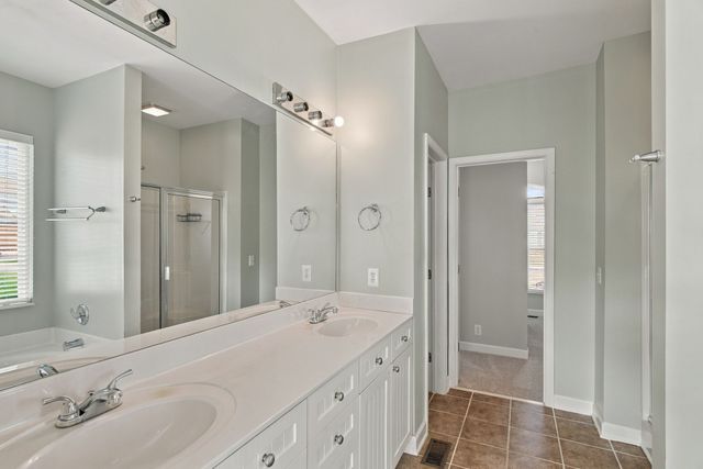 821 Park Dr, Goodlettsville, TN 37072