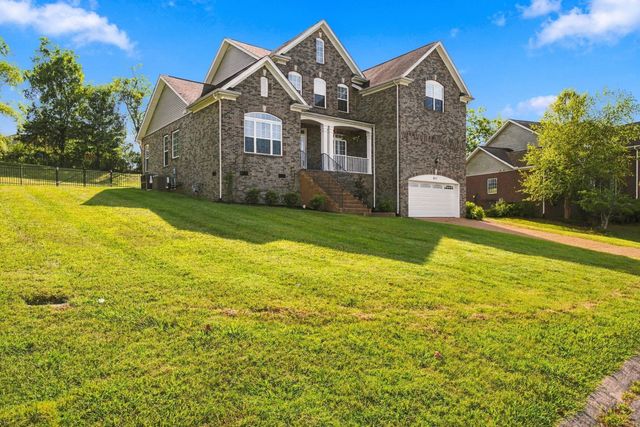 821 Park Dr, Goodlettsville, TN 37072
