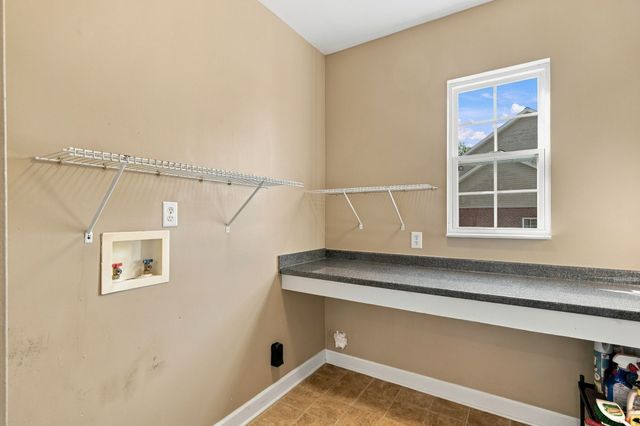821 Park Dr, Goodlettsville, TN 37072