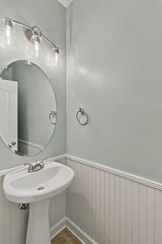821 Park Dr, Goodlettsville, TN 37072