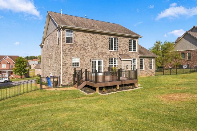 821 Park Dr, Goodlettsville, TN 37072