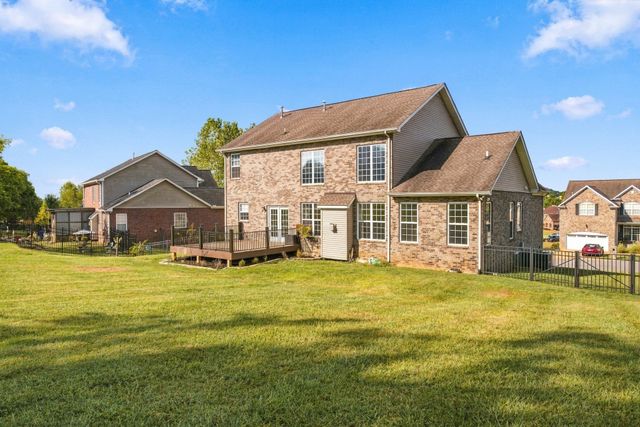 821 Park Dr, Goodlettsville, TN 37072