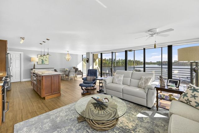 900 NE Spanish River Boulevard 2w, Boca Raton, FL 33431