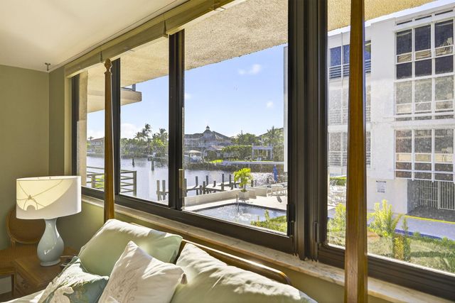 900 NE Spanish River Boulevard 2w, Boca Raton, FL 33431