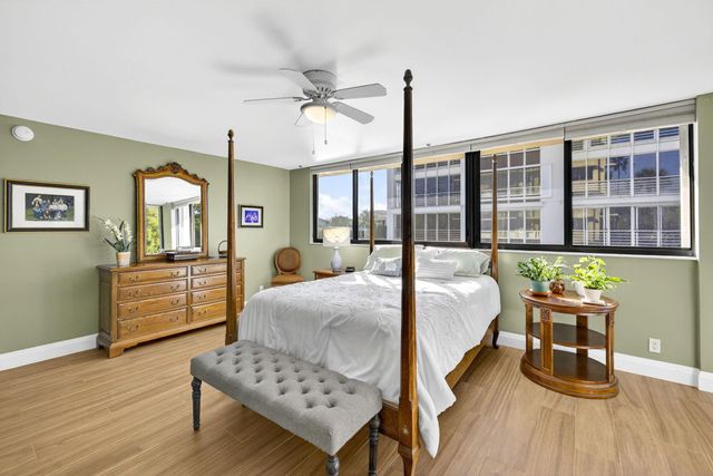 900 NE Spanish River Boulevard 2w, Boca Raton, FL 33431