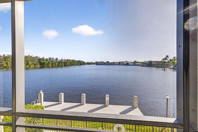 900 NE Spanish River Boulevard 2w, Boca Raton, FL 33431