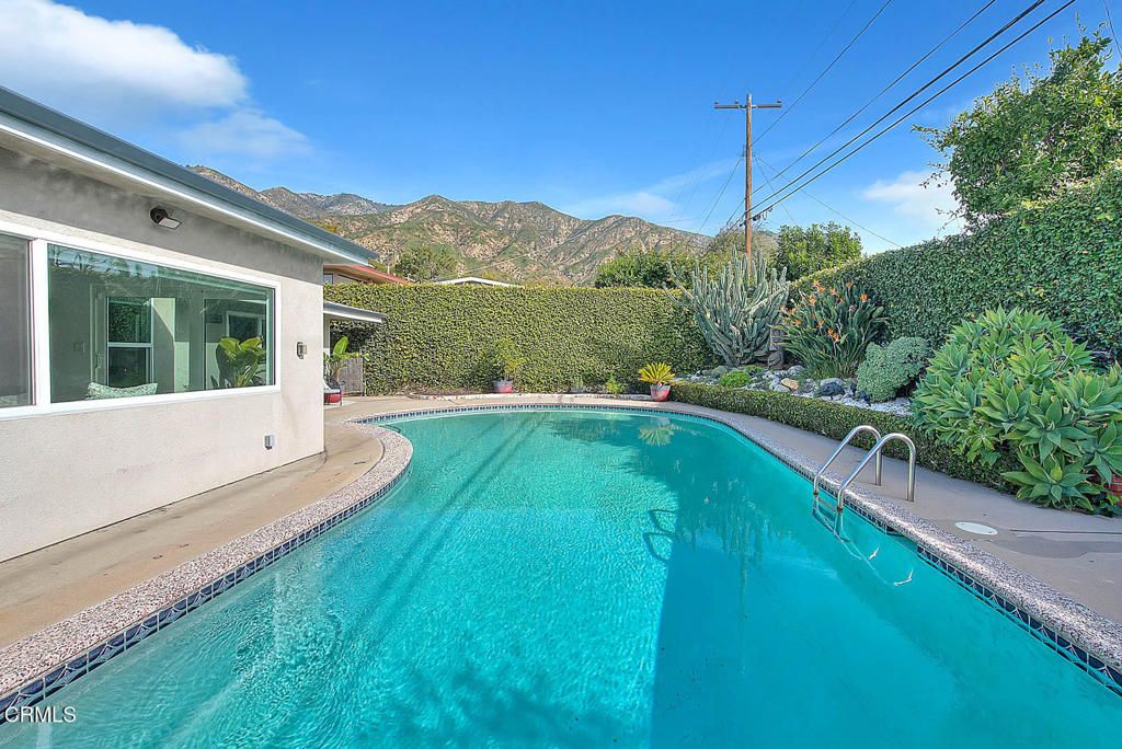 Image 21 of property listing at 1420 Riviera Drive, Pasadena, CA 91107