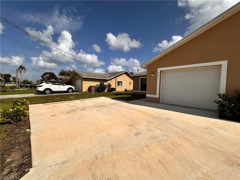 526-528 SE 4th TER, CAPE CORAL, FL 33990 — photo 2