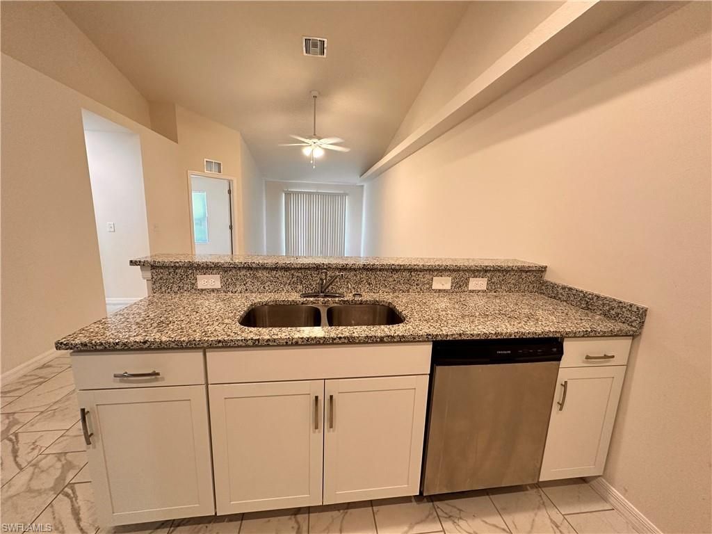 526-528 SE 4th TER, CAPE CORAL, FL 33990 — photo 5