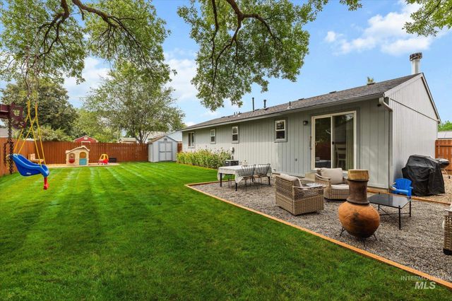 1047 W Chateau Ave, Meridian, ID 83646