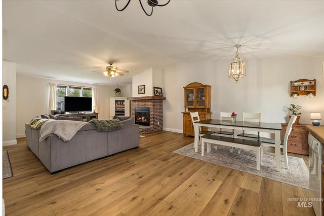 1047 W Chateau Ave, Meridian, ID 83646