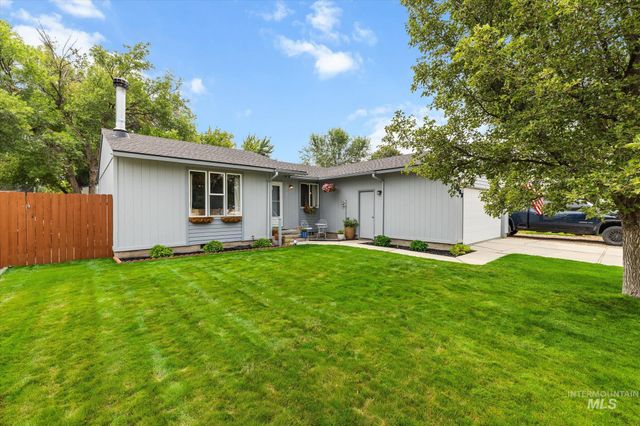1047 W Chateau Ave, Meridian, ID 83646