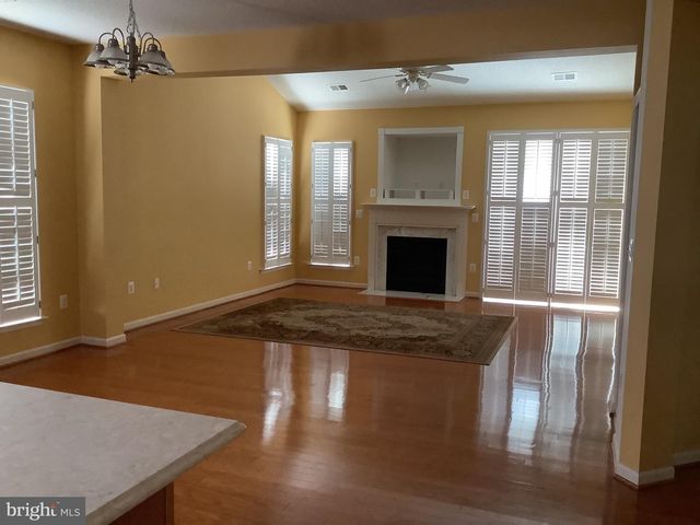 137 HAWTHORNE GREENE CIR, La Plata, MD 20646