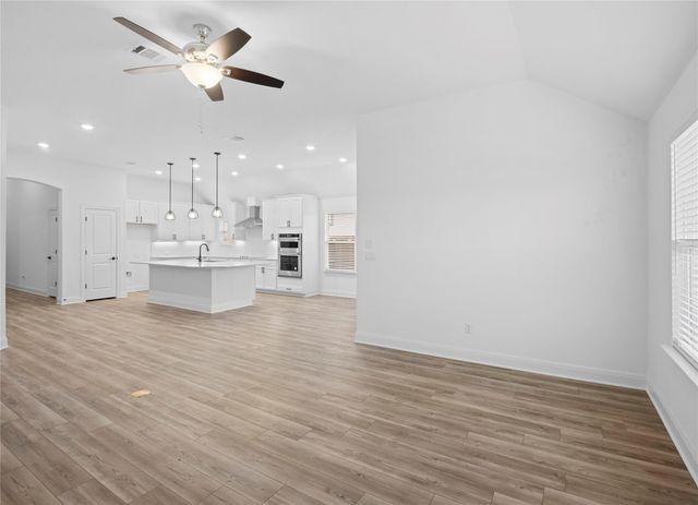 181 Slenderleaf DR, Marble Falls, TX 78654