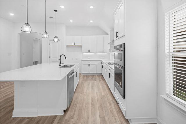 181 Slenderleaf DR, Marble Falls, TX 78654