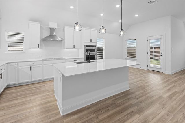 181 Slenderleaf DR, Marble Falls, TX 78654