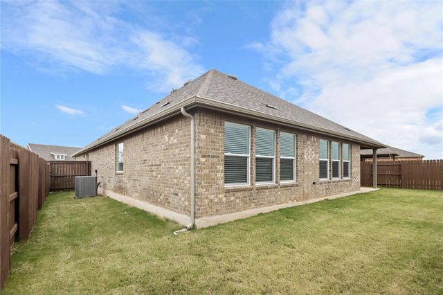 181 Slenderleaf DR, Marble Falls, TX 78654