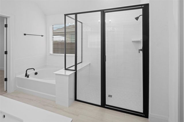 181 Slenderleaf DR, Marble Falls, TX 78654