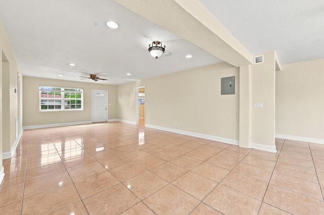 1100 7TH Street, Lake Park, FL 33403