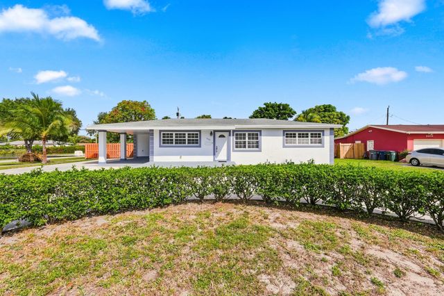 1100 7TH Street, Lake Park, FL 33403