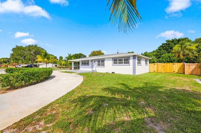 1100 7TH Street, Lake Park, FL 33403