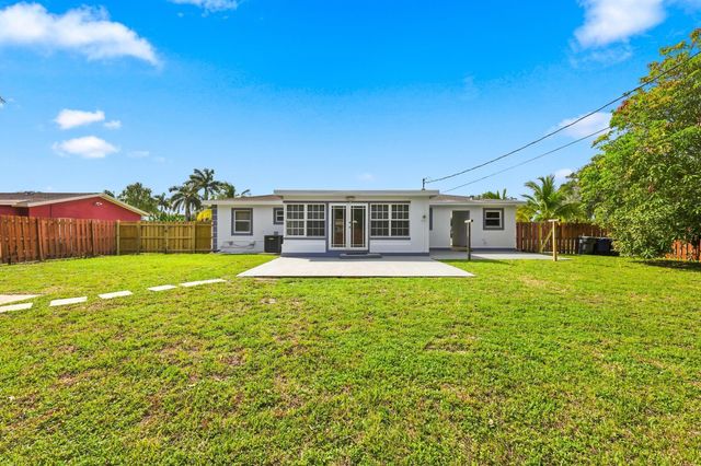 1100 7TH Street, Lake Park, FL 33403