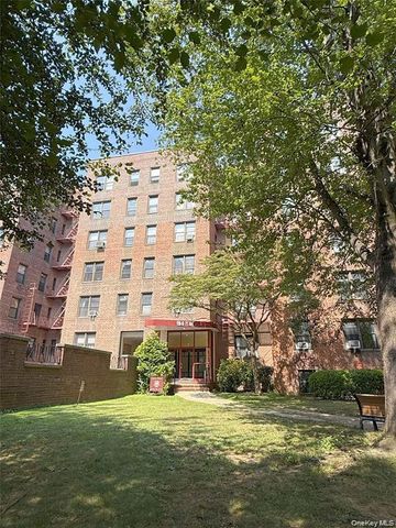 15020 71 Avenue 2J, Flushing, NY 11367
