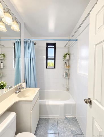 15020 71 Avenue 2J, Flushing, NY 11367